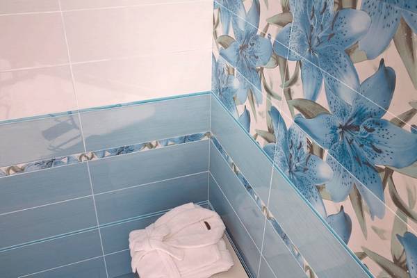 Укладка плитки в ванной комнате: задача трудная, но вполне выполнимая - фото