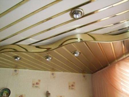 Примеры использования реечных потолков в интерьере: симбиоз практичности и  ... - фото